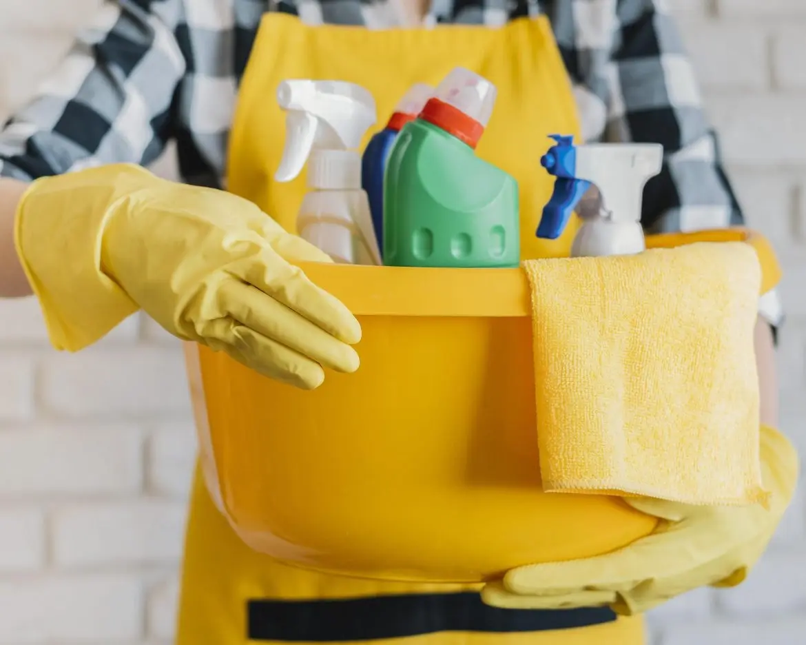 Dieptereiniging van een professionele ruimte